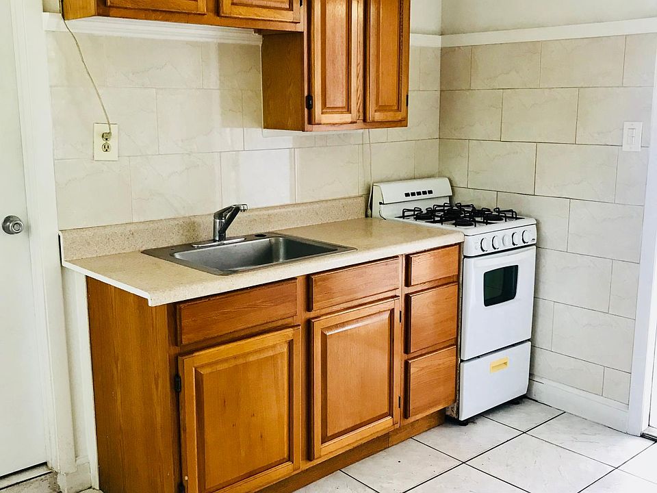 1st image of 101 NE 60th St #B