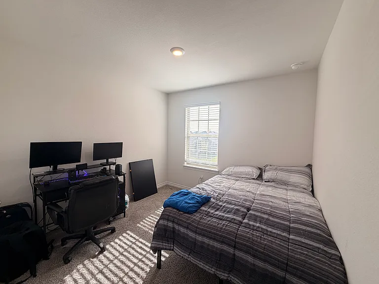 7401 Mayplace Dr — Photo 16