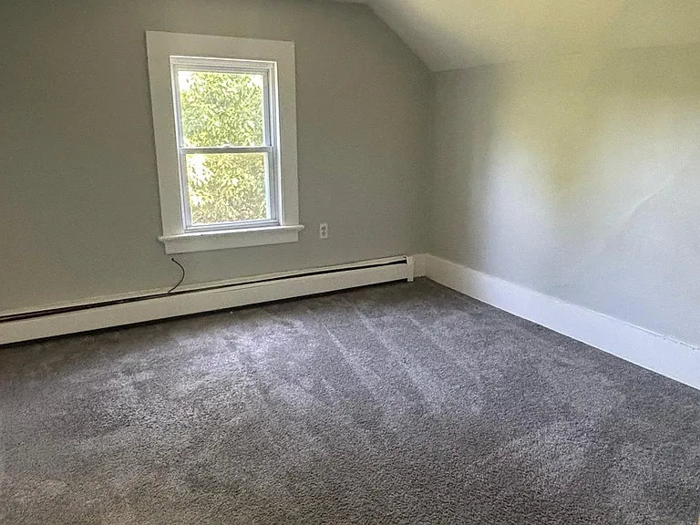 20 Pythian Ave #2L — Photo 8