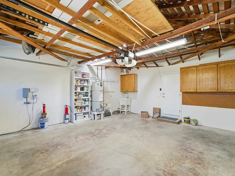 313 N Milton Ave — Photo 27