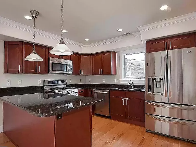 4417 Saint Davids St — Photo 2