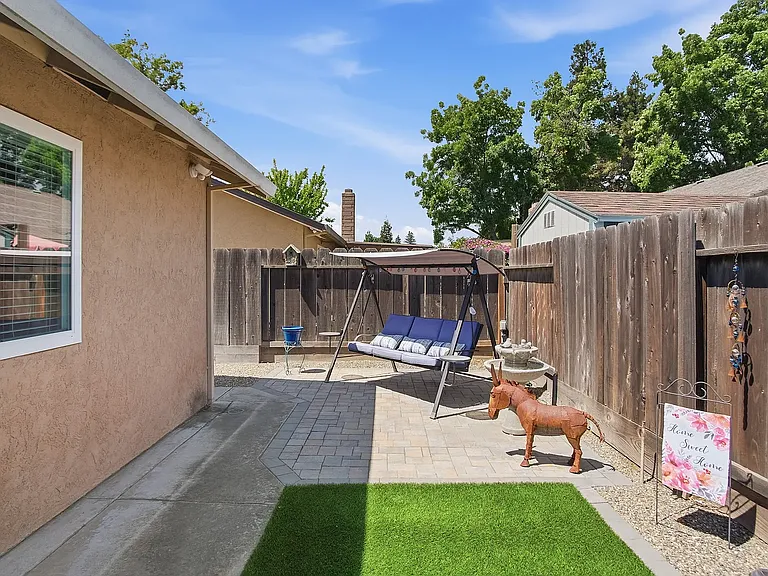 1905 Ursini Ln — Photo 25