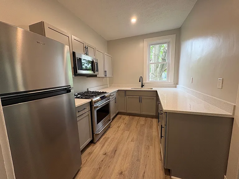 129 Dunbar Ave — Photo 5