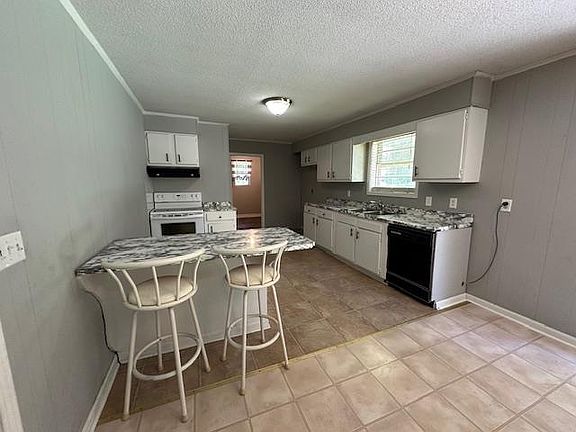5th image of 119 Eastview Ave