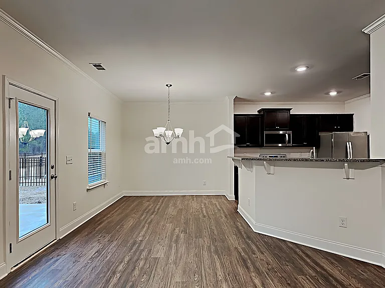 661 Woodall Rd — Photo 6