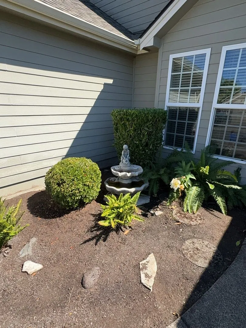 Three Bedroom, Two Bath in the Vineyards Neighborhood — Photo 2