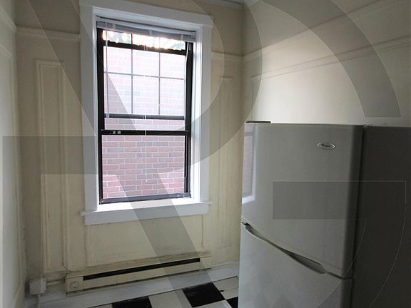 5th image of 431 W Belden Ave #Two02
