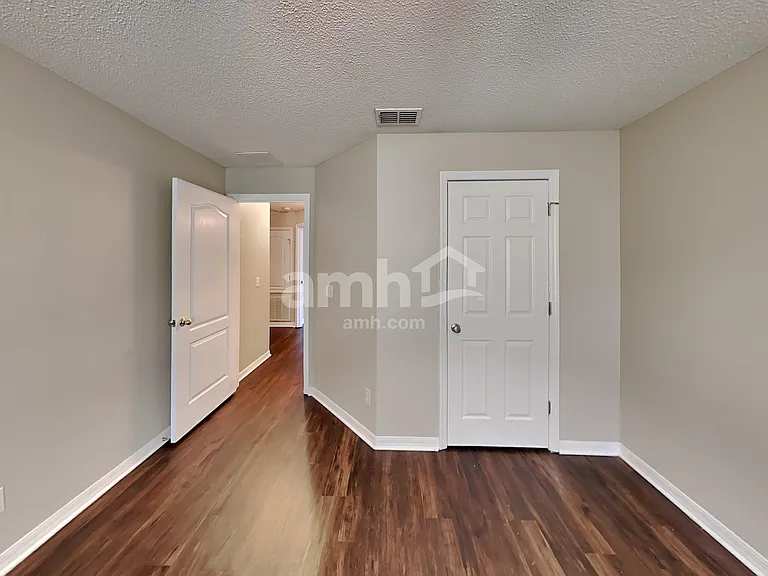 1913 Southern Oak Loop — Photo 16