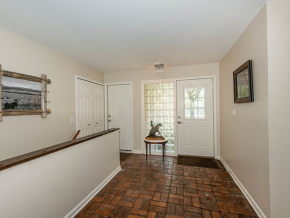 5th image of 15044 Yale St