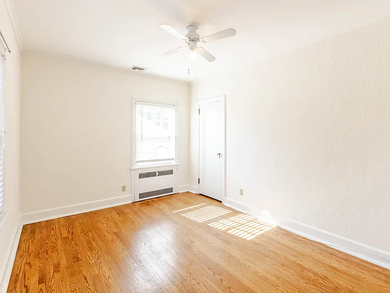 22 Serafin Pl — Photo 37