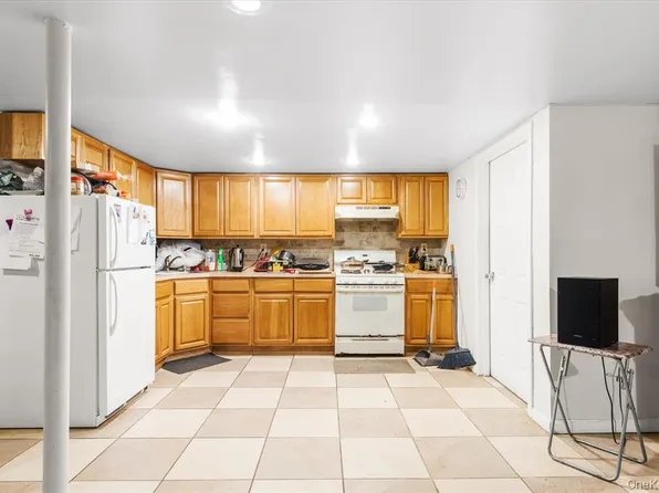 151-42 82nd Street image 16 of 24