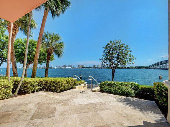 4th image of 2640 Lake Shore Dr #115-1