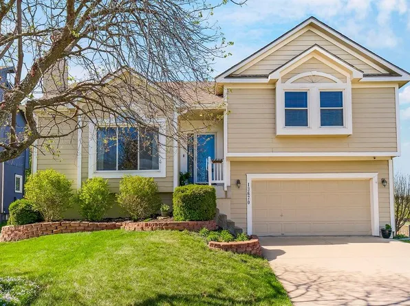 13670 W 149th St, Olathe, KS 66062