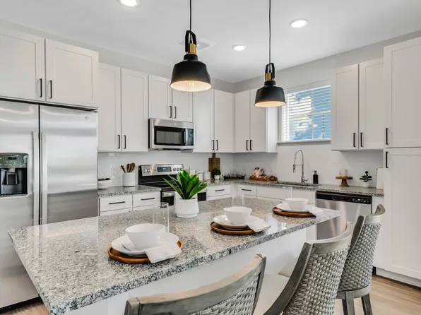 Atlas Bluewood Apartments