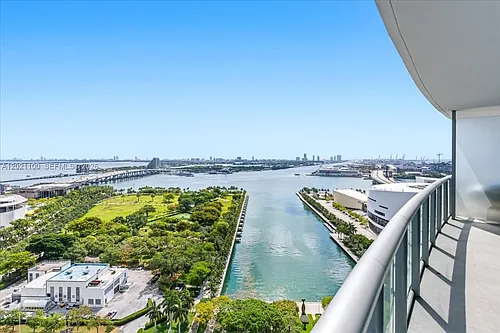 888 Biscayne Blvd #2212 Photo 1
