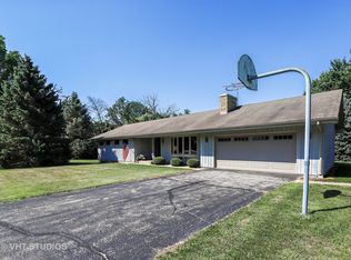 24450 W Cherokee Trl, Grayslake, IL 60030