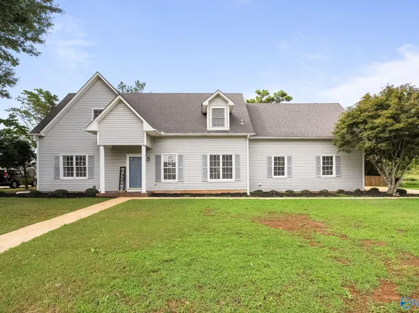 403 Greenway Dr, Athens, AL 35613