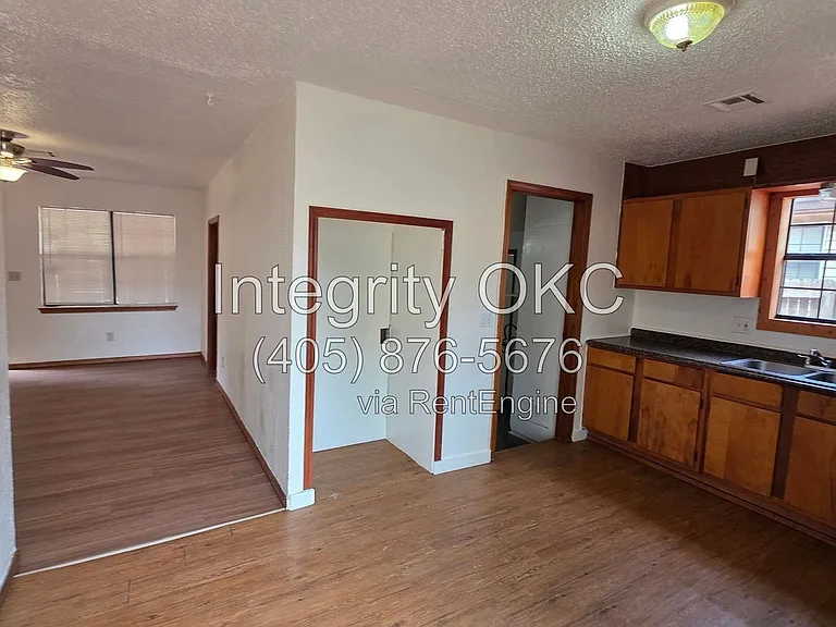 6316 S Durland Ave — Photo 2
