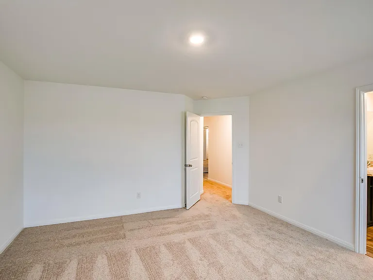617 Riverdale Dr — Photo 12