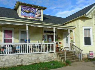 1310 Town Park Dr, Sealy, TX 77474