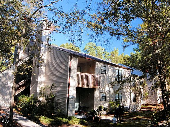 2nd image of 614 Montclair Dr APT D