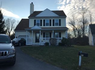 21 Ferris Gln, Poughquag, NY 12570