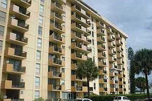 4th image of 2075 NE 164th St APT 112