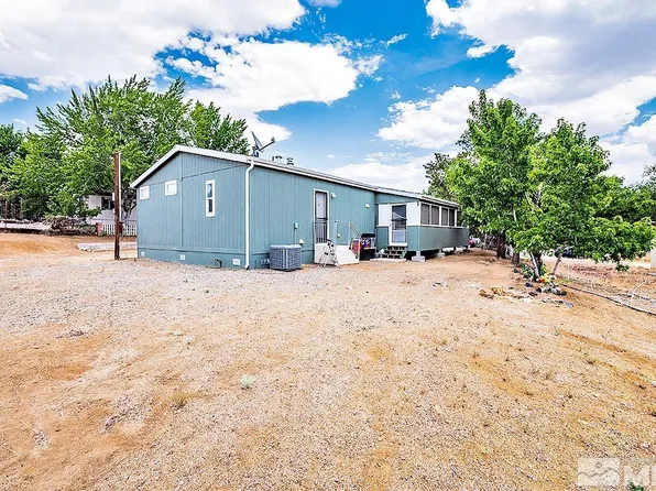 5749 S Conti Cir, Sun Valley, NV 89433