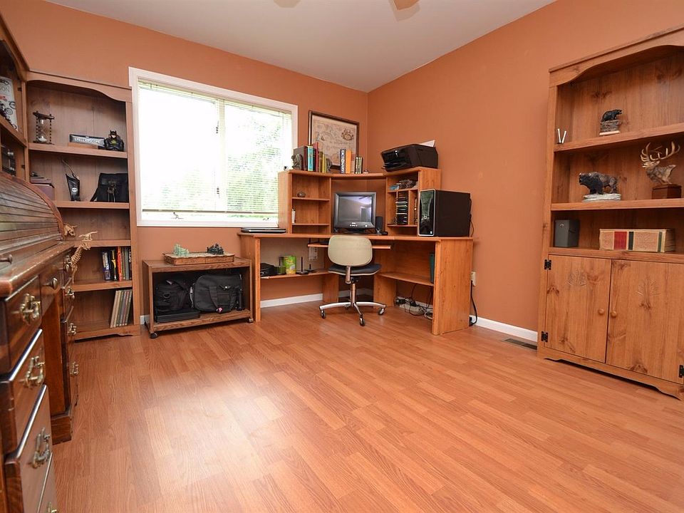 1st image of 8960 Backacres Dr
