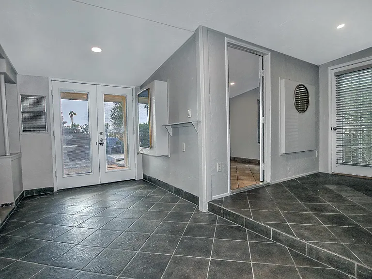 228 N 65th St — Photo 31