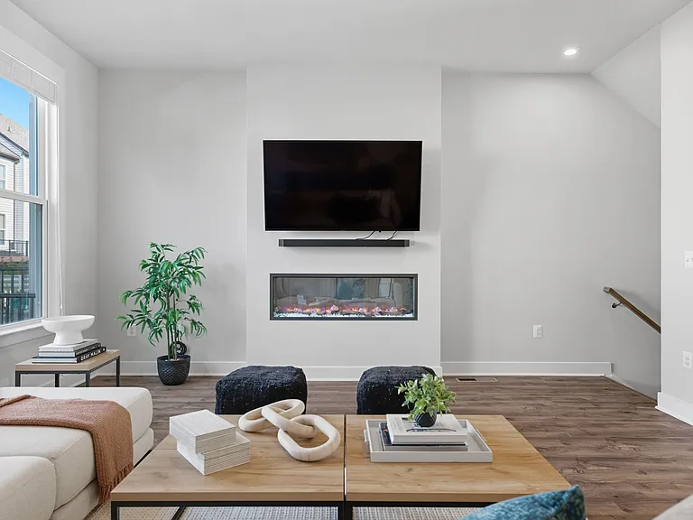 2487 Liberty Loop — Photo 9