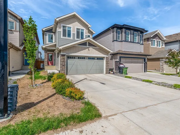 17562 63a St NW, Edmonton, AB T5Y 4E6