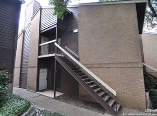 8633 Datapoint Dr #13, San Antonio, TX 78229