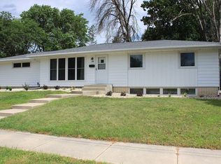 1853 33rd St NW, Rochester, MN 55901