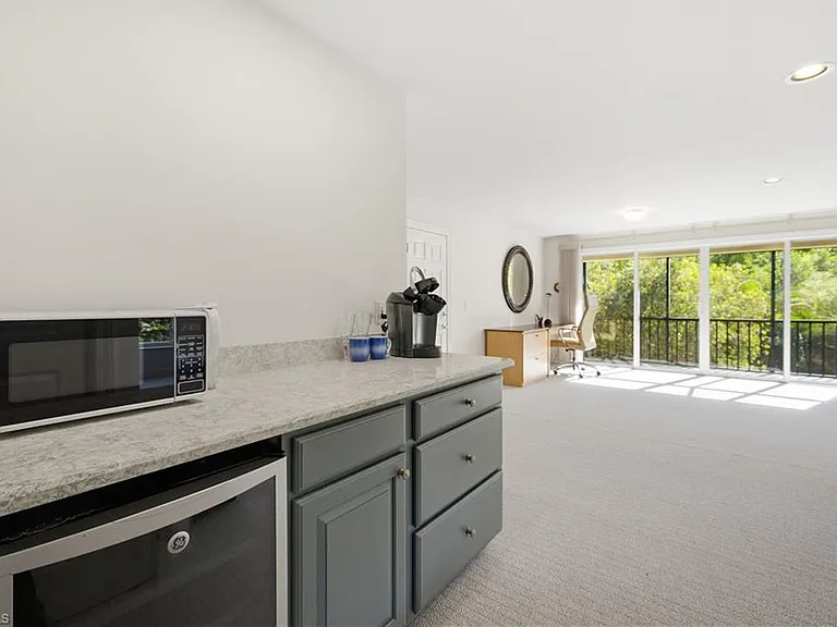 27231 Lakeway Ct — Photo 32