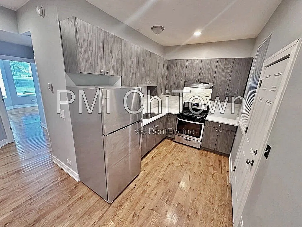 2 bed, 1.0 bath, $1,650 — Photo 3