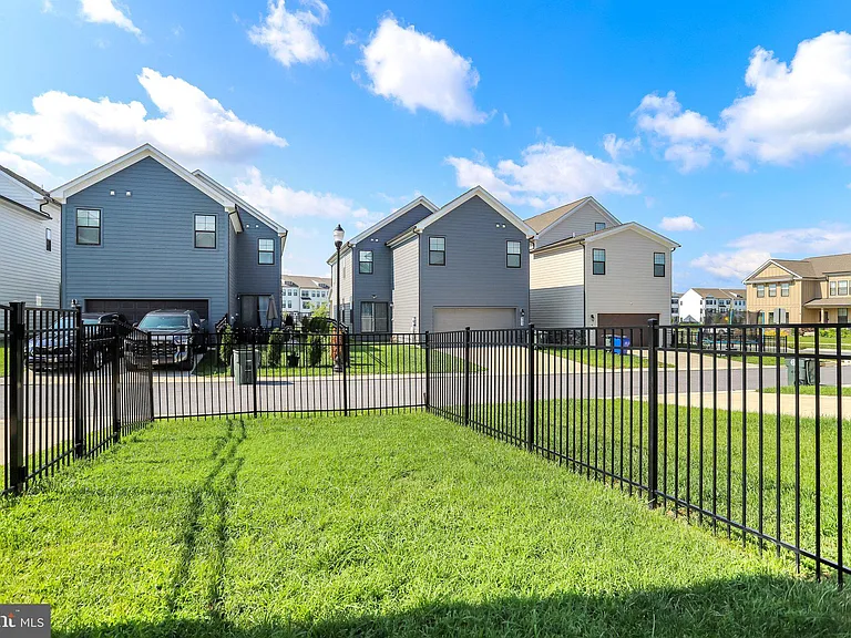 404 Constellation Ln — Photo 23
