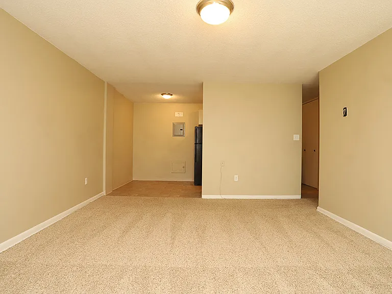 Kent Apartments — Photo 24