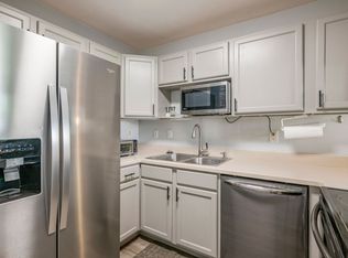 14 Apuhihi Ln APT 14B, Kihei, HI 96753