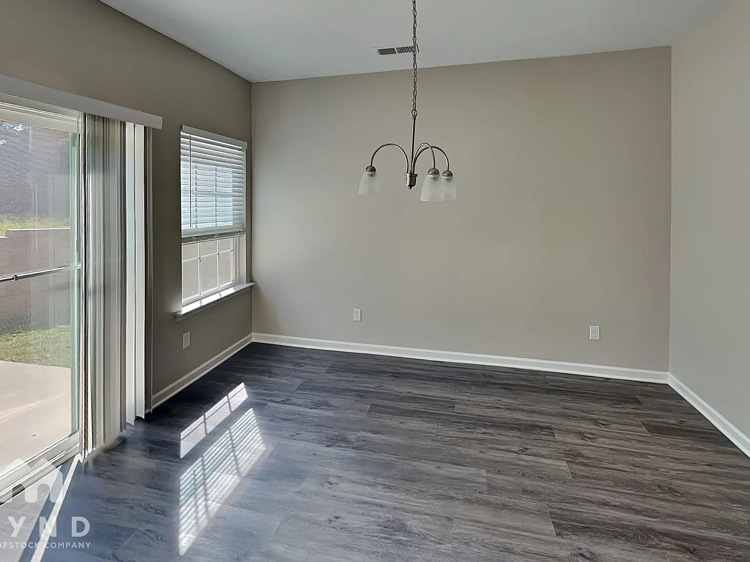 4 bed, 2.5 bath, 1865 sqft, $2,199 — Photo 4