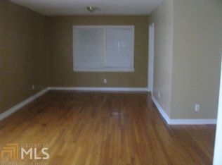 305 Barbashela Dr, Stone Mountain, GA 30088