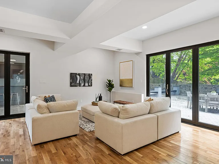 354 Winding Way — Photo 15