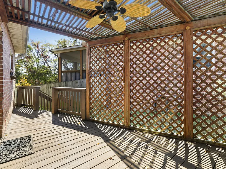 4933 Alexis Dr — Photo 31