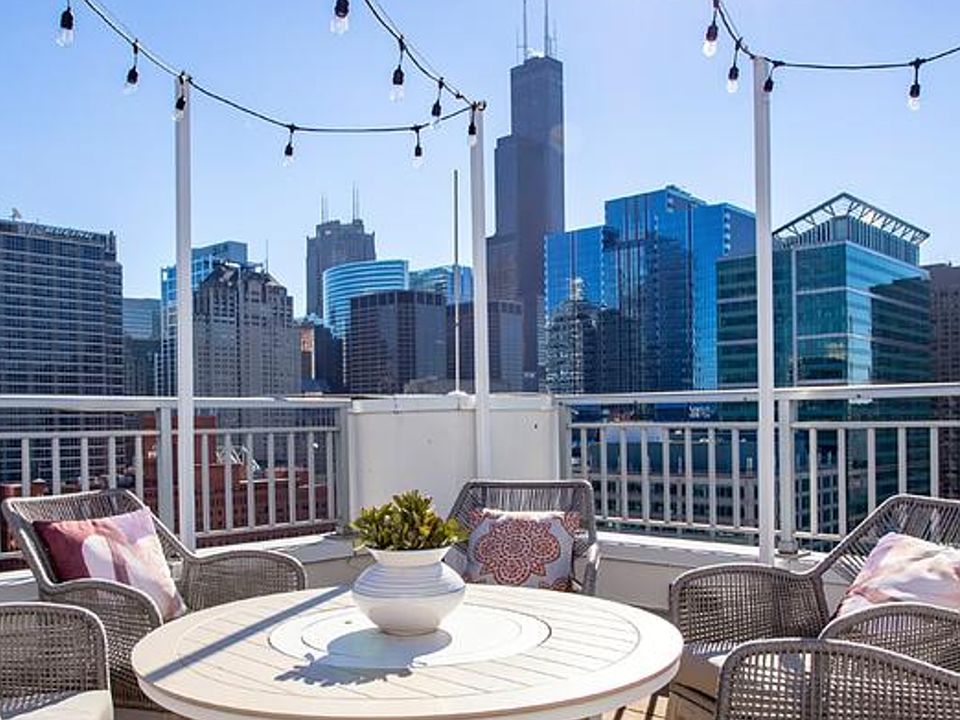 1st image of 600 W Lake St #1101
