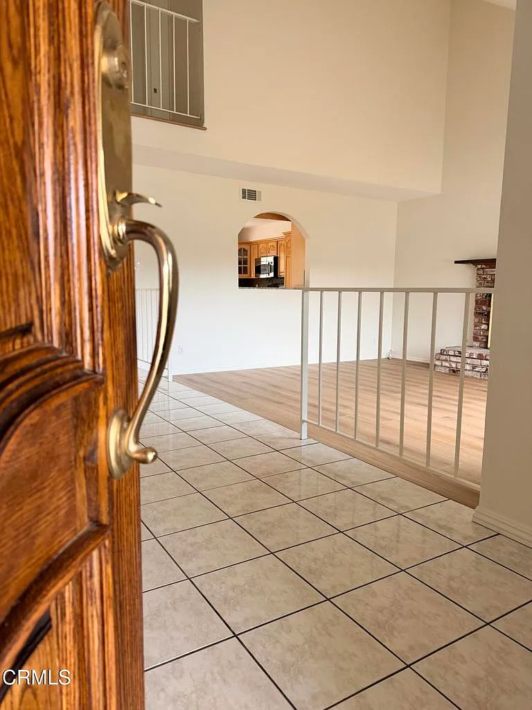 5 bed, 3.0 bath, 2122 sqft, $5,800 — Photo 1