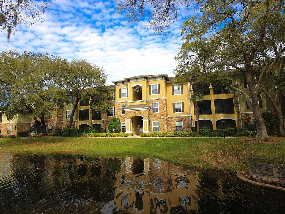 Courtney Palms Condominiums-22_06022016