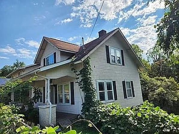 209 Laurel St