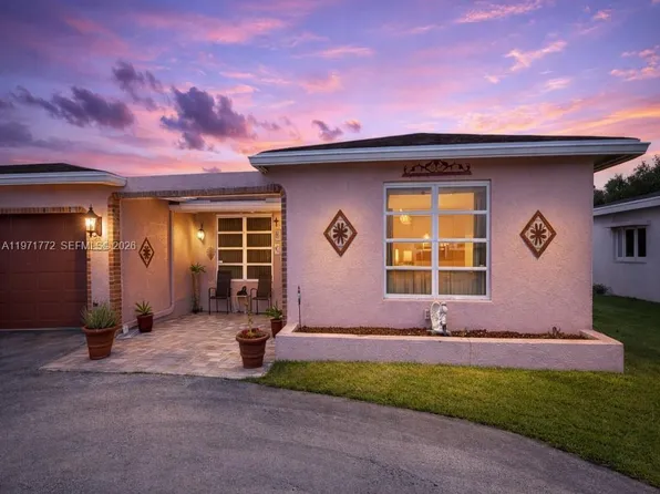 11827 NW 39th St, Sunrise, FL 33323