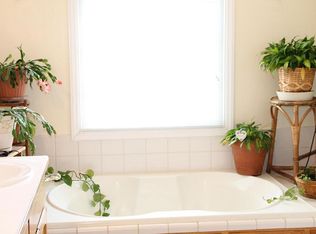 4920 Cave Spring Ln, Roanoke, VA 24018