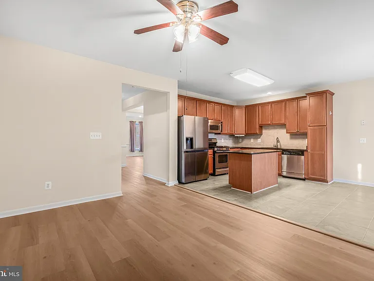 43729 Stoke Chapel Ter — Photo 12